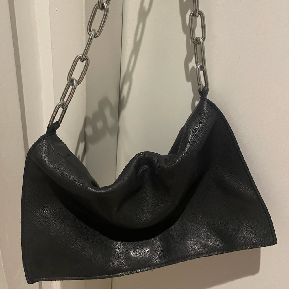 BLACK LEATHER CHAIN PURSE